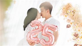 香蕉未婚妻游安婷Timmy公開親密照。（圖／翻攝自Facebook／一起趣蕉游）