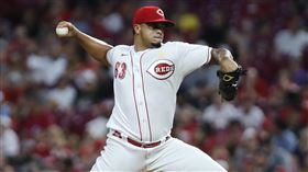 ▲克魯茲（Fernando Cruz）棄打從投，花15年登上大聯盟。（圖／路透社／達志影像）