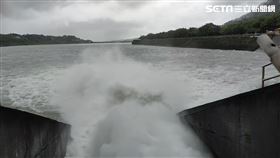 石門水庫從今天下午3時進行調節性洩洪。（圖／翻攝畫面）