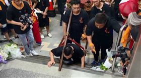 超玄！城隍爺夜巡衝派出所　幫台南殉職2警做主