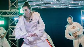 阿MO遭巨幕砸中重傷。（圖／翻攝自阿MO IG）