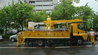 颱風襲台逾4千戶未復電　台電續搶修