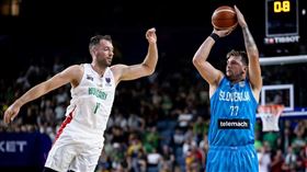 ▲東契奇（Luka Doncic）上場19分鐘就繳出20分、7籃板、7助攻的全能表現，幫助斯洛維尼亞輕取匈牙利。（圖／翻攝自FIBA官網）