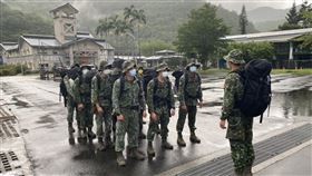 指部預置兵力前往大同國小待命馳援。（圖／陸軍航特部提供）