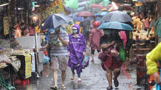 新／颱風威脅仍在　13縣市大雨特報