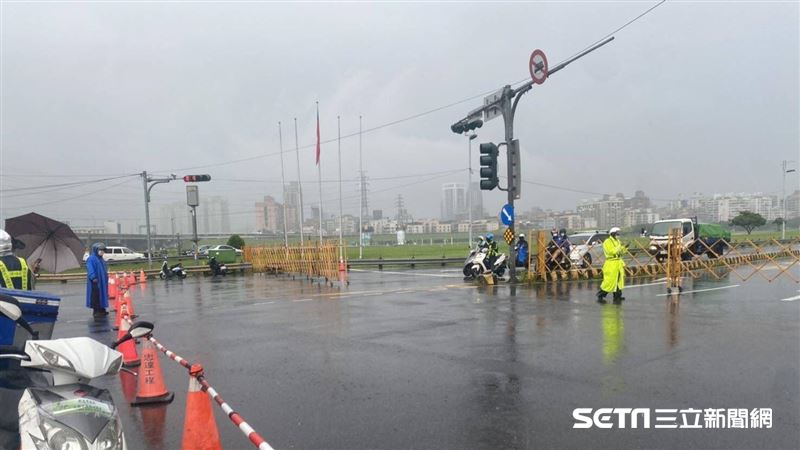 新北水門全開放　明7時恢復紅黃線