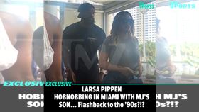 ▲喬丹二兒子馬可斯（Marcus Jordan）與皮朋前妻拉莎（Larsa Pippen）在一家餐廳共進午餐。（圖／翻攝自TMZ IG）