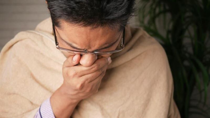 口臭、胸悶，可能是「胃食道逆流」！