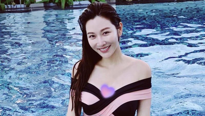 曾莞婷濕身露美胸「偷生女兒」網嚇傻