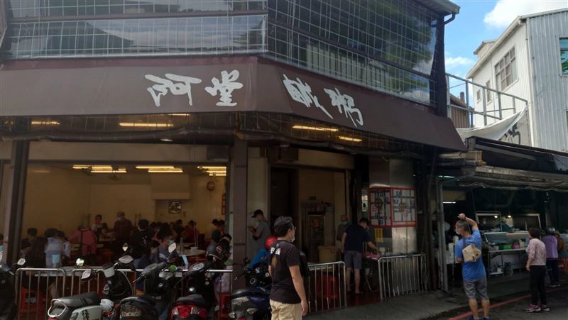 前議員狂槓阿堂鹹粥　網友：吃不起？