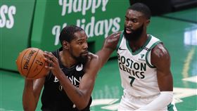 ▲布朗（Jaylen Brown）休賽季曾身陷杜蘭特（Kevin Durant）的交易傳聞中。（圖／美聯社／達志影像）
