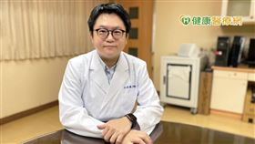 江承鴻醫師提醒，即便已被診斷為心房顫動，若發現相關症狀發作頻率及次數增加、時間越拉越長或是難以耐受藥物的副作用，皆需及時回診檢查，考慮是否進行進一步的介入治療。