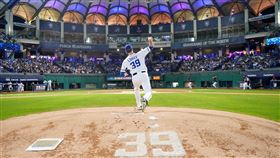 ▲富邦悍將投手羅力登上引退賽投手丘。（圖／富邦悍將提供）