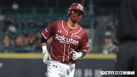 ▲樂天桃猿一壘手郭嚴文炸裂羅力。（圖／記者劉彥池攝影）