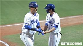 ▲富邦悍將一壘手范國宸炸裂陽春砲。（圖／記者劉彥池攝影）