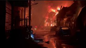 蘆洲8鐵皮工廠全面燃燒