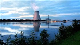 德國伊薩核電廠位於德國南部的伊薩2號（Isar 2）核電廠，關閉時程將延到明年4月，以因應今年冬天可能的供電吃緊。（電力公司PreussenElektra提供）中央社記者林育立柏林傳真  111年9月6日