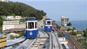 疫後新景點  釜山海雲台天空艙成約會聖地韓國釜山海雲台又有新景點，過去東海南部線的廢線區間改造為海雲台藍線公園，提供天空艙等體驗觀光設施，成為當地人約會、慶生的新聖地。中央社記者余曉涵攝  111年9月6日