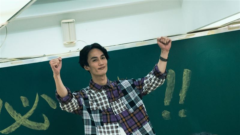 父母是精神病患　男星自我懷疑陷窘境