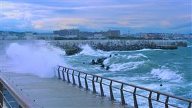 颱風，大浪，海浪，日本（圖／翻攝自pixabay）