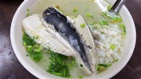 蔡其昌深夜曬出一碗「虱目魚粥」。（圖／翻攝自蔡其昌 臉書）