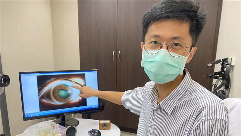 中年男視力剩0.1險瞎　竟患白內障