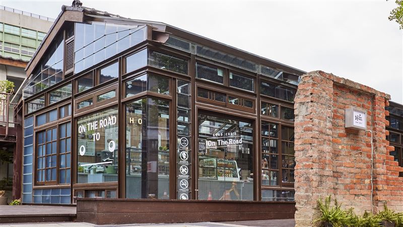 老宅變360度玻璃屋　裡面販賣文青