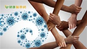 黃琇琴博士說明，乳鐵蛋白可由兩方面對抗病毒，一是它可包覆在病毒表面，使病毒無法與人體細胞接合；二來，乳鐵蛋白也可覆蓋在人體細胞膜表面，保護細胞不受病毒入侵，降低染疫機率