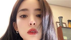 校花女神捲小三風波！火爆辣照外流　網驚：膠原蛋白全流失