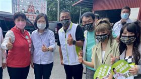 （左起）蔡培慧、總統蔡英文、草爺、司徒、比熊、陸子玄。（圖／紅心字會提供）