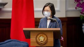 蔡英文總統今（23）日上午接見美國史丹福大學胡佛研究所「台灣在印太地區計畫」專家學者訪問團。（圖／總統府提供)