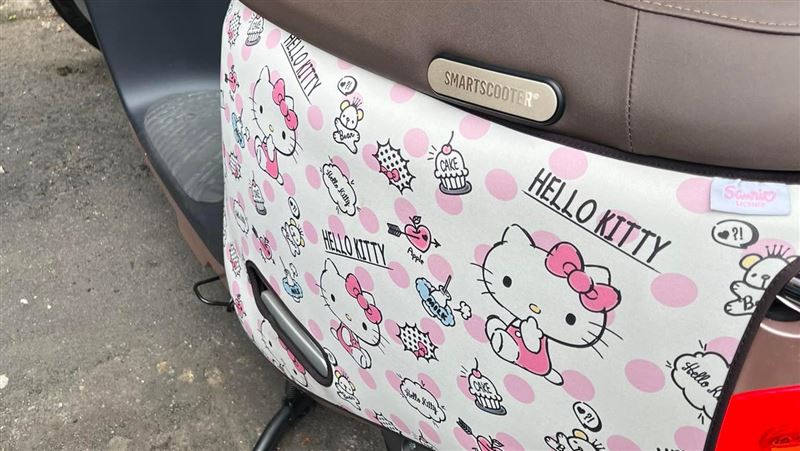 電動機車裝保護套　1個月後掀開慘了