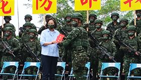 蔡英文總統今（6）日視導花防部機步營暨空軍第三後勤指揮部附作修製廠。（圖／記者盧素梅攝影)