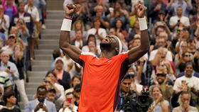 ▲提亞佛（Frances Tiafoe）成為1972年後，首位打進美網男單4強的非裔美籍球員。（圖／翻攝自US Open Tennis推特）