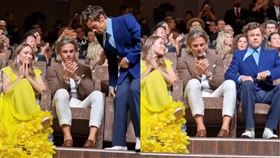 哈利斯泰爾斯、男星克里斯派恩https://twitter.com/Mac70J/status/1566958343461249024?ref_src=twsrc%5Etfw%7Ctwcamp%5Etweetembed%7Ctwterm%5E1566958343461249024%7Ctwgr%5E65046b3d686c318adea1657979caf141c472eaca%7Ctwcon%5