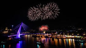 淡水漁人碼頭,煙火秀,新北捷運公司提供