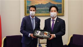 副總統賴清德今（8）日上午接見「法國參議院歐洲事務委員會副主席貝勒發（Cyril Pellevat）訪團」，感謝法國對民主台灣的支持。(圖/總統府提供)