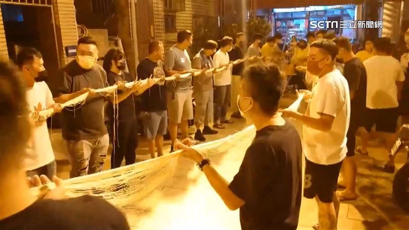 祝壽麵線塔多長？百年老店拉開解密