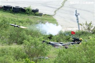 裝甲564旅三軍聯合作戰日攻測考實施標槍飛彈射擊。（記者邱榮吉/攝影）