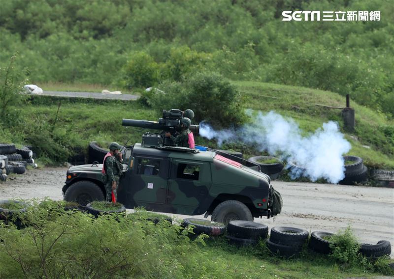 裝甲564旅三軍聯合作戰日攻測考，拖式飛彈射擊。（記者邱榮吉/攝影）