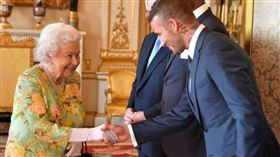 貝克漢最後一次見到女王伊莉莎白二世。（圖／路透社／達志影像）