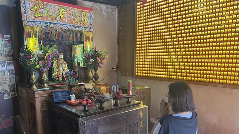 中秋節揪團拜月老　母胎單身遇上初戀