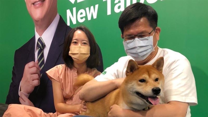 今天是狗狗節！林佳龍出招討好毛小孩
