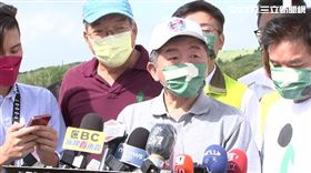 民進黨台北市長參選人陳時中與財信傳媒董事長謝金河登山