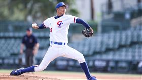 黃保羅5局飆7K  台灣U18世界盃棒球賽首戰奪勝台灣隊11日在U18世界盃棒球賽首戰出戰義大利，投手黃保羅（圖）投5局失1分，僅被敲出2支零星安打，狂飆7次三振，助球隊以2比1險勝義大利。（中華民國棒球協會提供）中央社記者黃巧雯傳真  111年9月11日