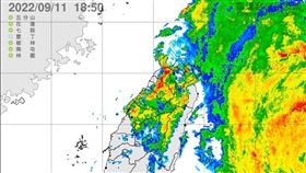 氣象局在今（11）日18時55分發布豪雨特報。（圖／翻攝自氣象局）