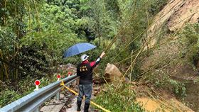 尖石,石磊,坍方,梅花（圖／翻攝畫面）