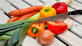 清洗蔬果，先洗再切 (圖／PIXABAY)