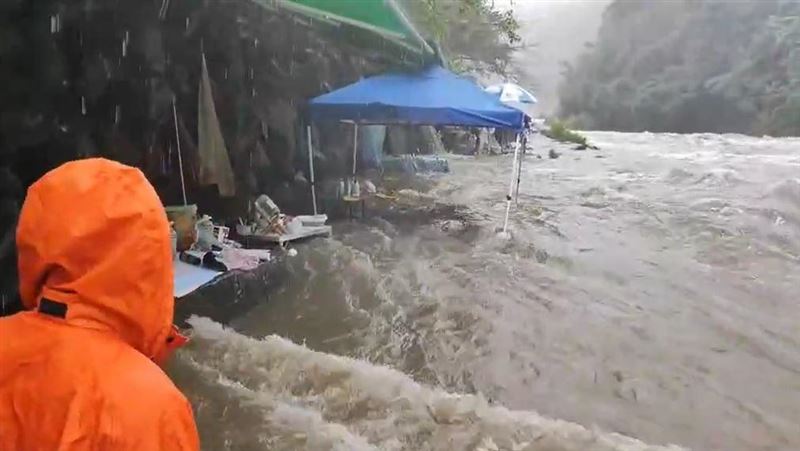 大豹溪暴漲嚇壞人　留意山洪4前兆