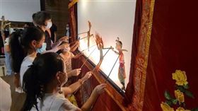 ▲皮影戲教學。(圖/南清宮臉書粉絲團)